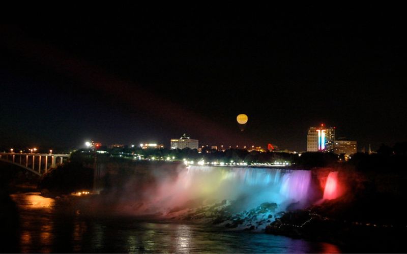 Christmas in Niagara Falls